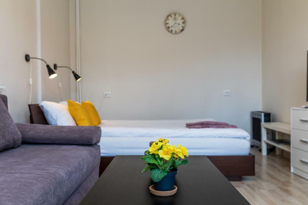 Compact Apartment Near Food Market In The Oldtown Plus Free Parking Klaipėda Buitenkant foto